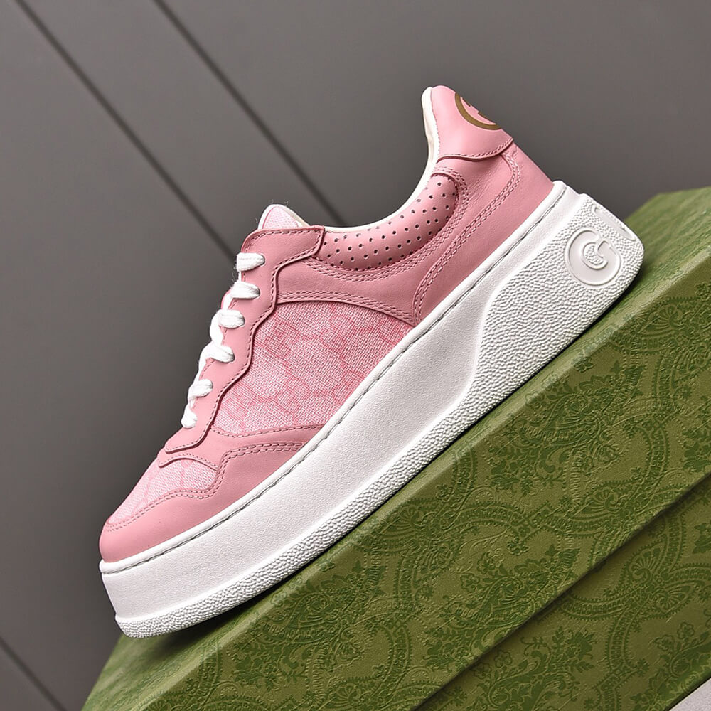 GUCCI Chunky B leather sneakers