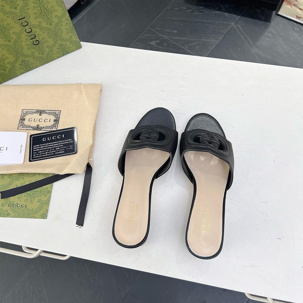 GUCCI Women s Interlocking G slide sandal