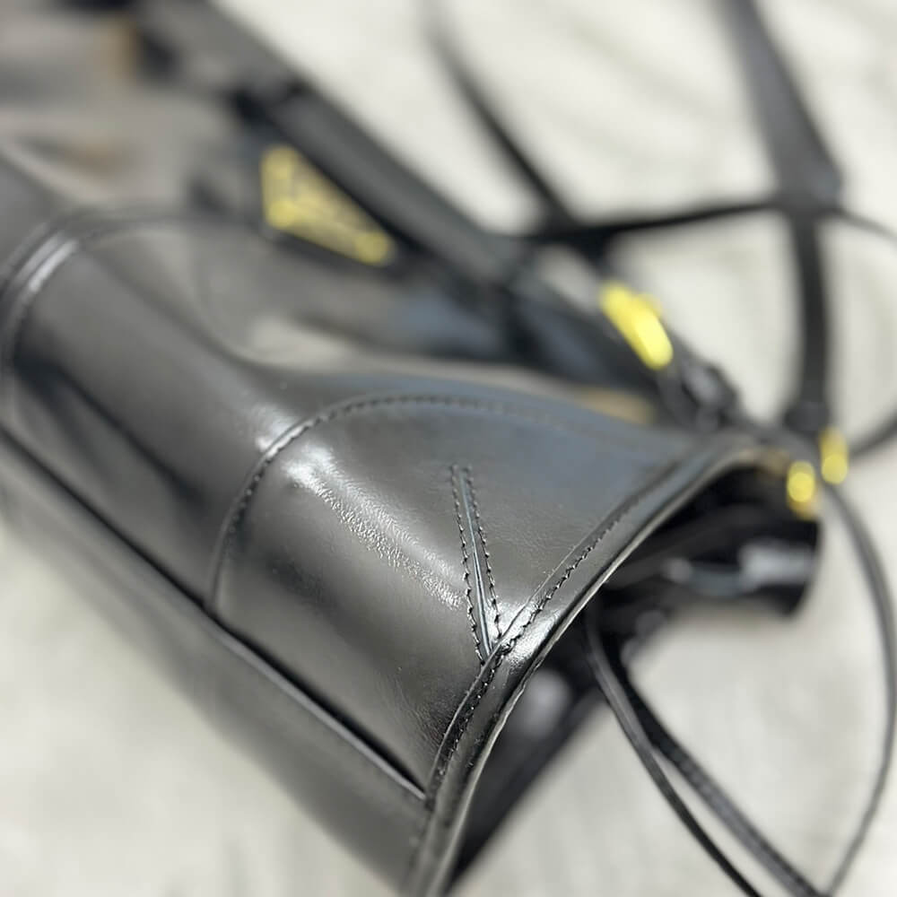 Prada Bonnie small leather shoulder bag(HIGH-END GRADE)