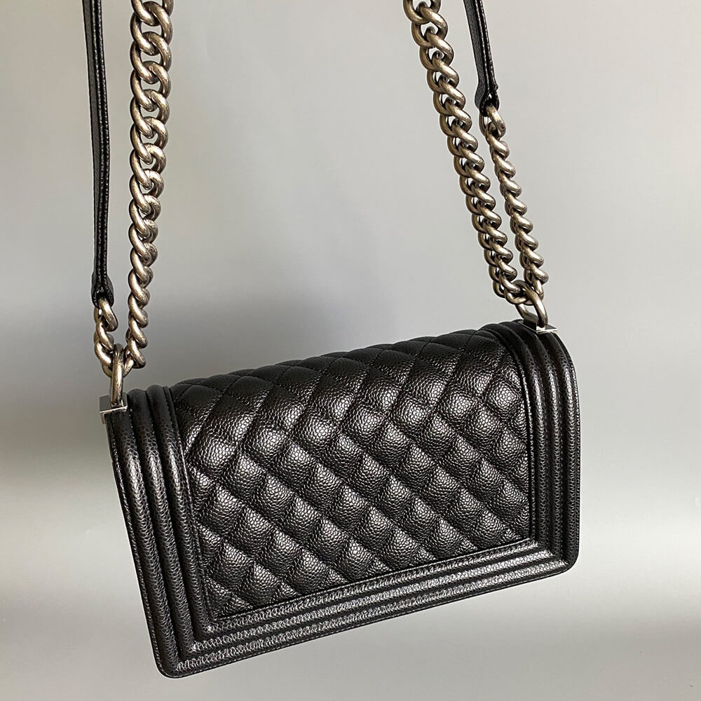 BOY CHANEL HANDBAG(TAX-FREE GRADE)