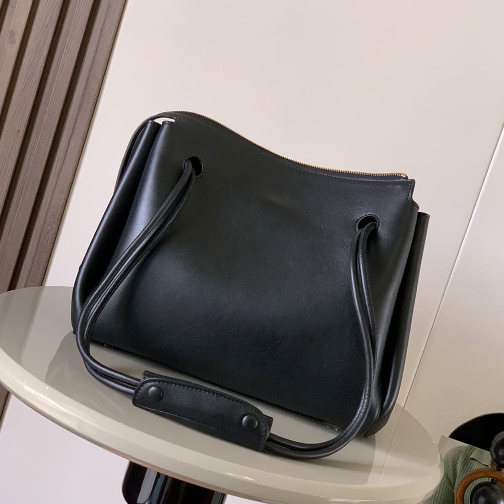 Loewe Medium Madrid bagin supple calfskin(HIGH-END GRADE)