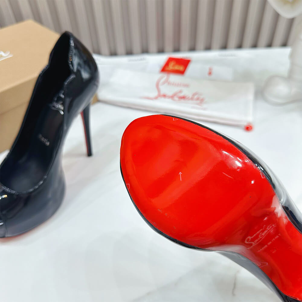 LOUBOUTIN Hot Chick Alta