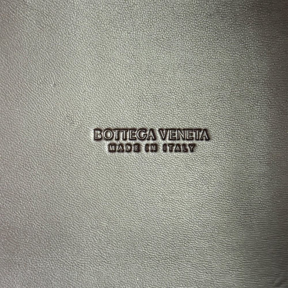 Bottega Veneta Medium Parachute(HIGH-END GRADE)