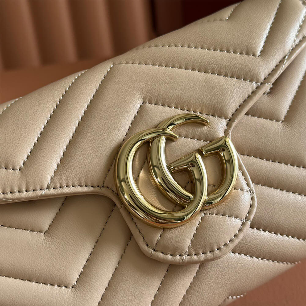 GG Marmont wallet on chain