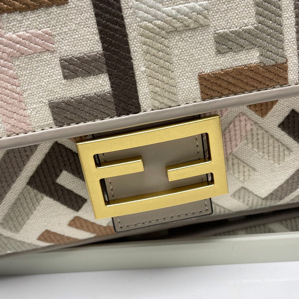 Fendi Baguette